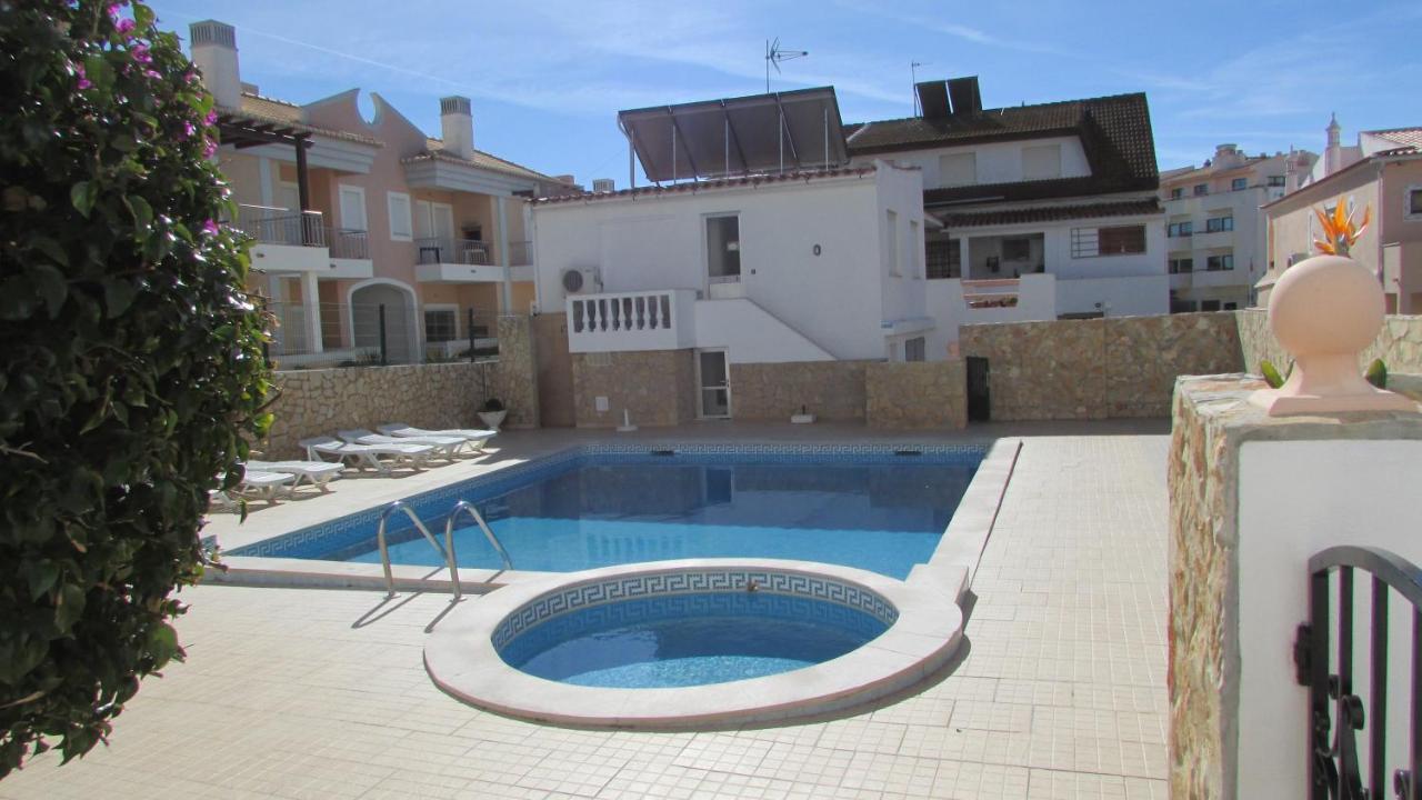 - 2 A 4 Pessoas- Piscina