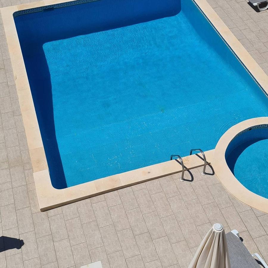 - 2 A 4 Pessoas- Piscina *
